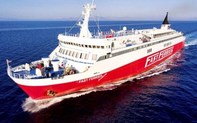 Mηχανική βλάβη παρουσίασε το Fast Ferries Andros - Το πλοίο με 446 επιβάτες επιστρέφει στο λιμάνι της Ραφήνας