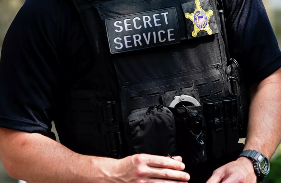 Bennett (στρατιωτικός αναλυτής): Ύποπτη η ολιγωρία των μυστικών υπηρεσιών στην επίθεση κατά του Donald Trump - Σκηνικό εμφυλίου