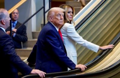 Μυστήριο στον ΟΗΕ για Trump και Melania - Ποιος σταμάτησε τις κυλιόμενες σκάλες - Ατύχημα ή... δολιοφθορά;