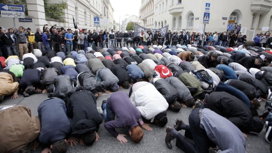 «Εδώ δεν θα υπάρξει χαλιφάτο» - Η Αυστρία είναι έτοιμη να απαγορεύσει τη Σαρία