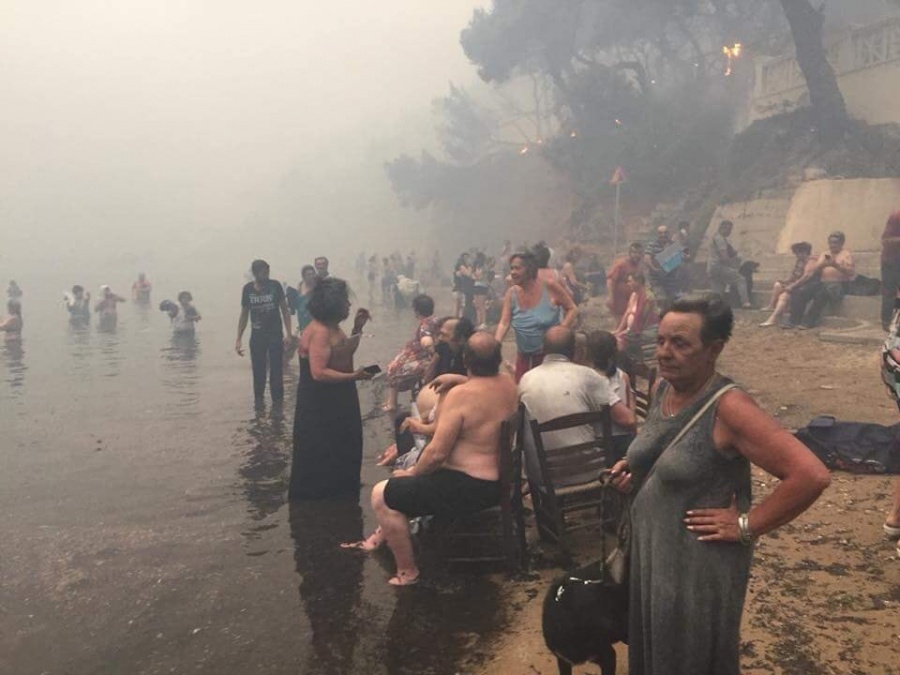 Αγωνία για τους αγνοούμενους από τις πυρκαγιές στην Αττική - Φόβοι ότι αγγίζουν τους 100
