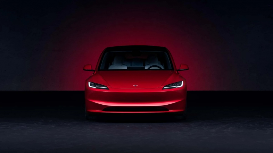 H Tesla ρίχνει τις τιμές στα αυτοκίνητα της μετά από «βουτιά» στις πωλήσεις
