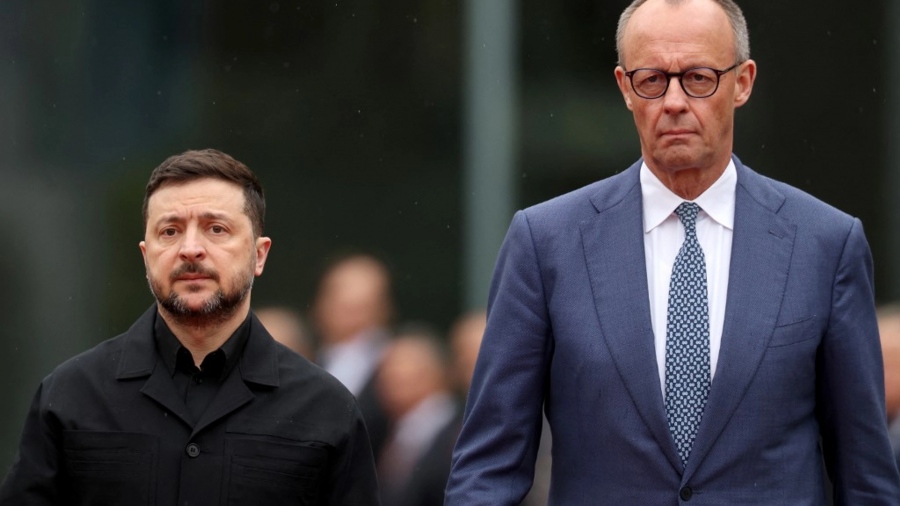 Politico: Merz και Zelensky διαφωνούν για την επιταχυνόμενη ένταξη της Ουκρανίας στην ΕΕ έως το 2027