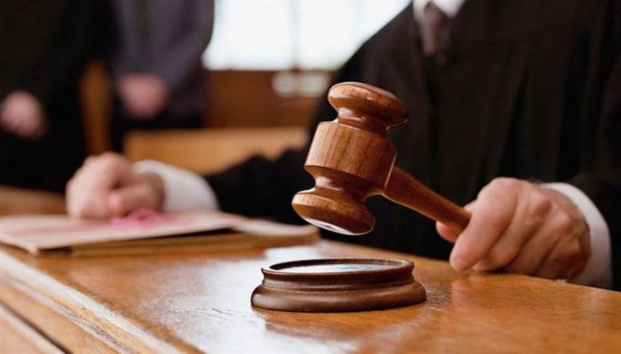 Ποινική δίωξη στους δύο συλληφθέντες για την επίθεση στο κτίριο της Ελληνοαμερικανικής Ένωσης