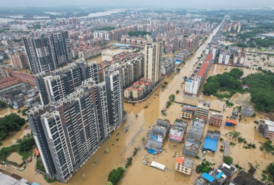 Η κακοκαιρία Gaemi πλημμυρίζει την Κίνα - Δώδεκα νεκροί από κατολίσθηση στα νότια