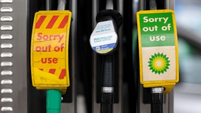 Βρετανία: Σε επιφυλακή ο στρατός για τις ελλείψεις καυσίμων