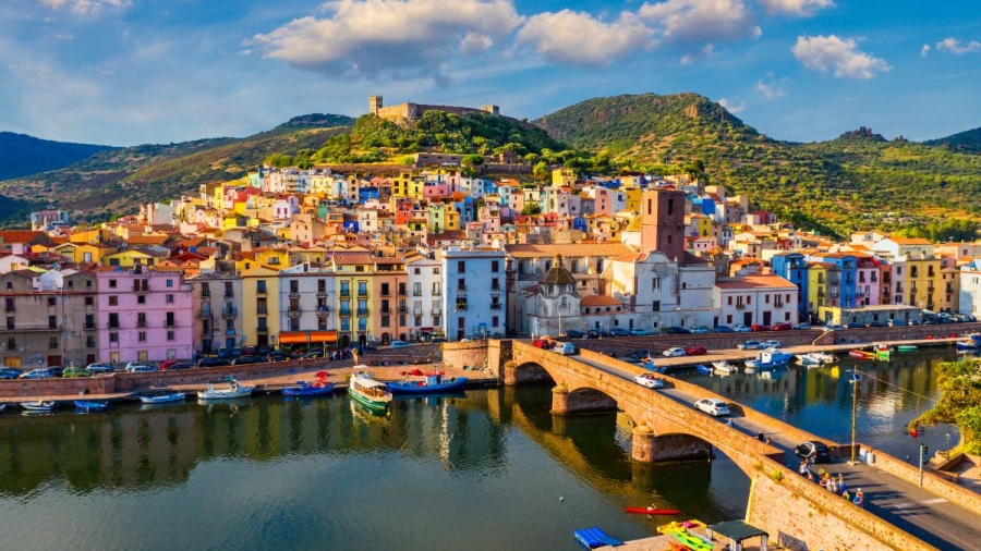 SOS από τη Σαρδηνία – Σαρώνει το δημογραφικό και καλεί μετανάστες για εγκατάσταση με επιδότηση 15.000 ευρώ