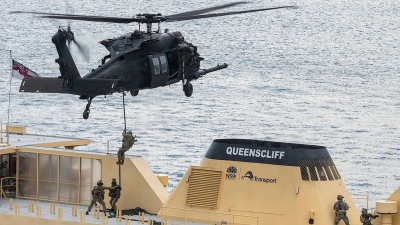 Οι Βρετανοί παίζουν με τη φωτιά της κόλασης - Προβάρουν ρεσάλτο σε ρωσικά πλοία από τις ειδικές δυνάμεις