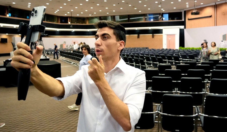 Βρώμικος πόλεμος στον Φειδία Παναγιώτου: Ο «τυφλοπόντικας» της Ρωσίας στο Ευρωκοινοβούλιο είναι εχθρός της Κύπρου