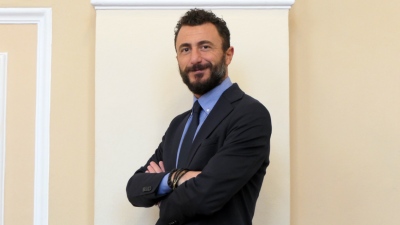 Ιταλία: Σε πρωτοχρονιάτικο πάρτι βουλευτής του κόμματος της Meloni πυροβόλησε και τραυμάτισε συγγενή αστυνομικού