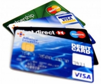 Υψηλά χρηματικά πρόστιμα και κλείσιμο της επιχείρησης έως ένα χρόνο σε όσους αρνούνται πληρωμές με κάρτες