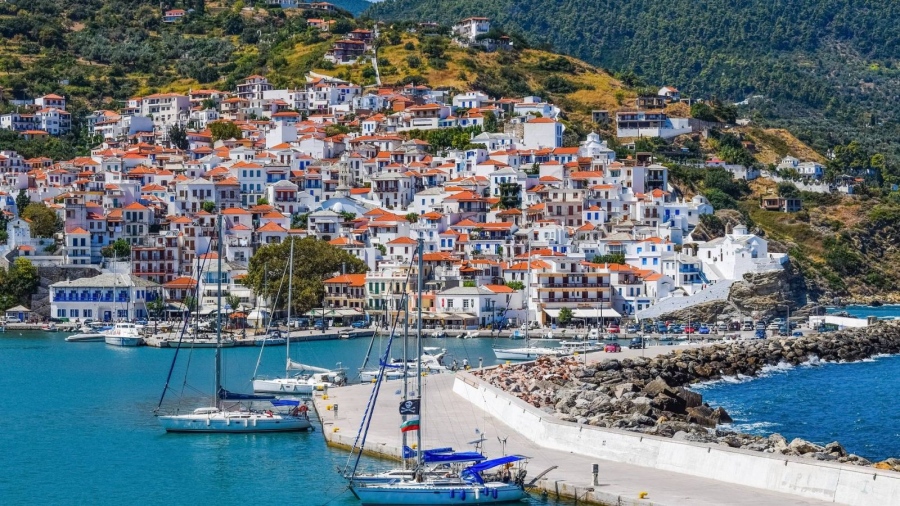 Η Σκόπελος στους κορυφαίους κινηματογραφικούς προορισμούς της Μεσογείου