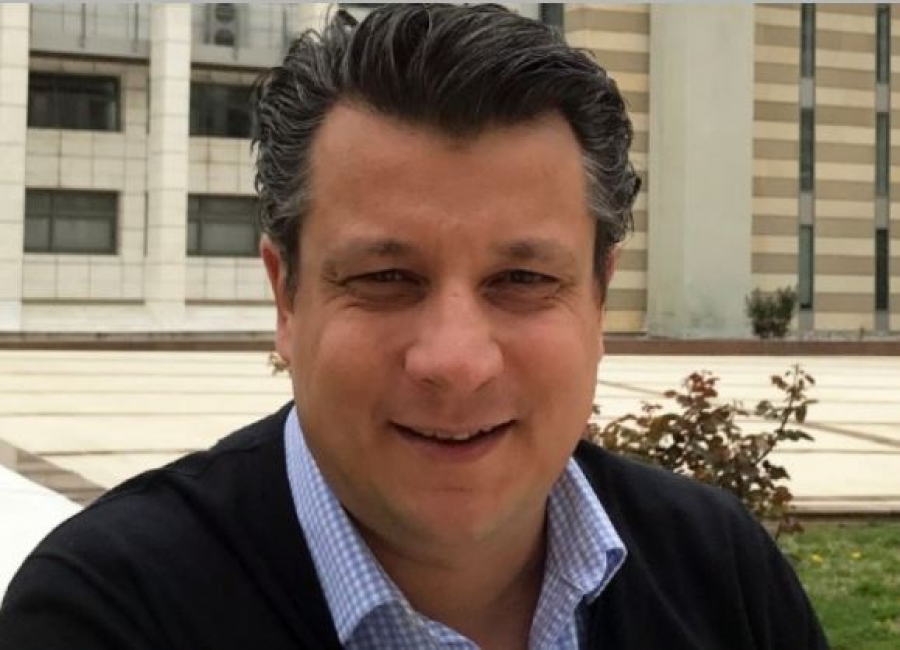 Δερμιτζάκης: Να ανοίξουν γυμνάσια και λύκεια – Δεν θα αλλάξει κάτι το click away