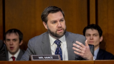 JD Vance (Γερουσιαστής ΗΠΑ): Φαντασίωση η επιστροφή της Ουκρανίας στα σύνορα του 1991 – Πόση καταστροφή θα σπείρει ακόμη ο Biden;
