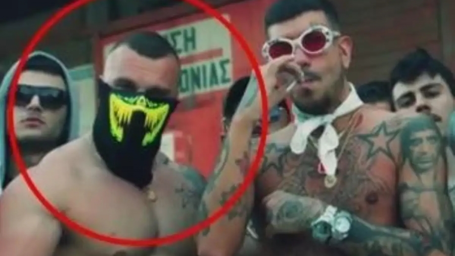 Ο αστυνομικός που διακινούσε ναρκωτικά με περιπολικά έχει πρωταγωνιστήσει σε βίντεο κλιπ του Snik