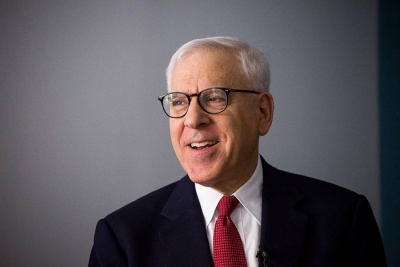 Rubenstein (Carlyle Group): Όταν οι άνθρωποι είναι χαρούμενοι και σίγουροι, κάτι λάθος συμβαίνει