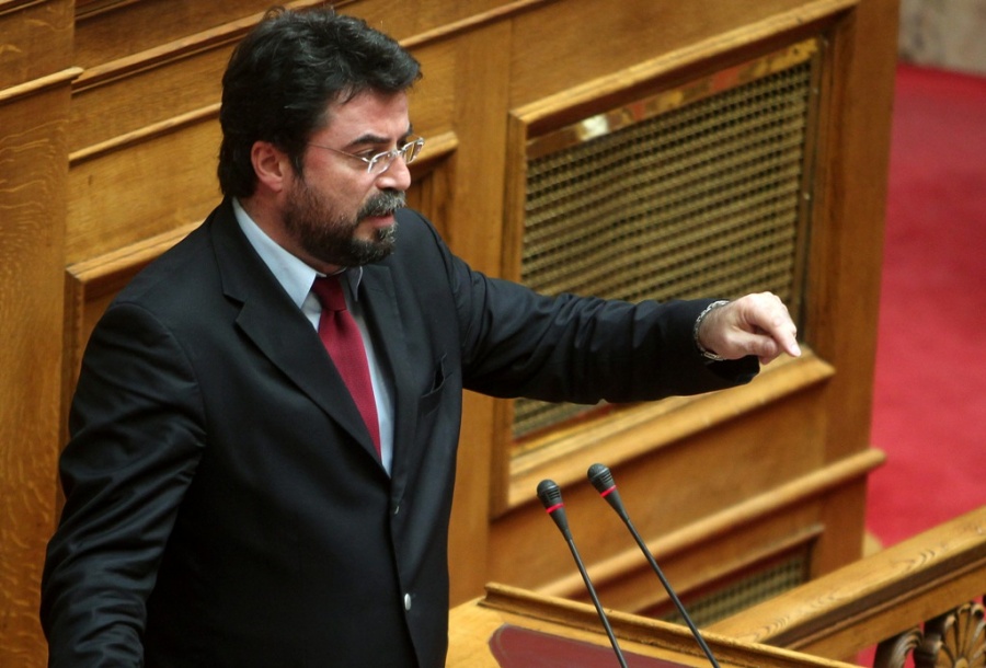 Οικονόμου (ΝΔ): Ο Τσίπρας και η Δούρου θέλουν κλωτσιές και δρόμο - ΣΥΡΙΖΑ: Λεκτικοί τραμπουκισμοί