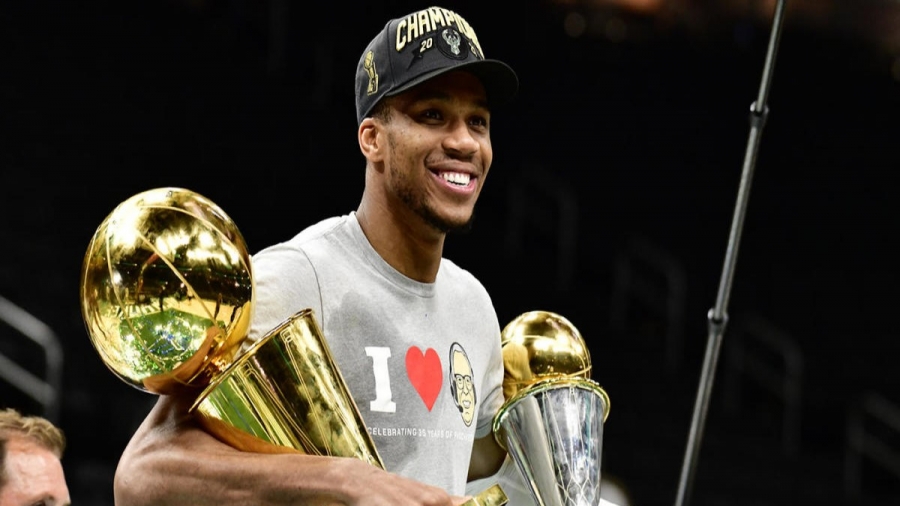 Μπακς: Απέναντι στους Νετς, στις 19 Οκτωβρίου, θα πάρουν τα δαχτυλίδια τους οι πρωταθλητές