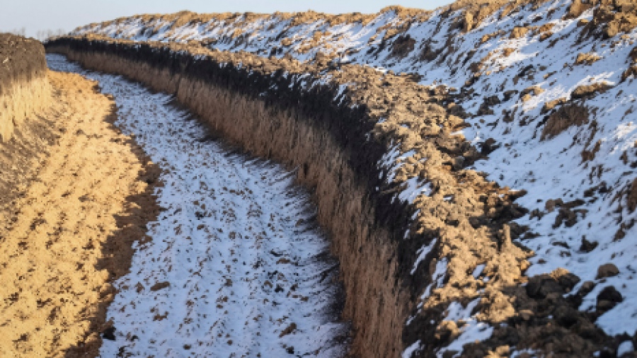 Πολεμικός παροξυσμός στην Εσθονία - Κατασκευάζει αντιαρματική τάφρο στα σύνορα με τη Ρωσία