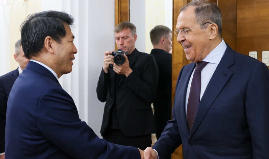 Ουκρανικό: Η Κίνα επιταχύνει τις προσπάθειες διαλόγου για την πολιτική  επίλυση της κρίσης με βάση των κείμενο των 12 σημείων