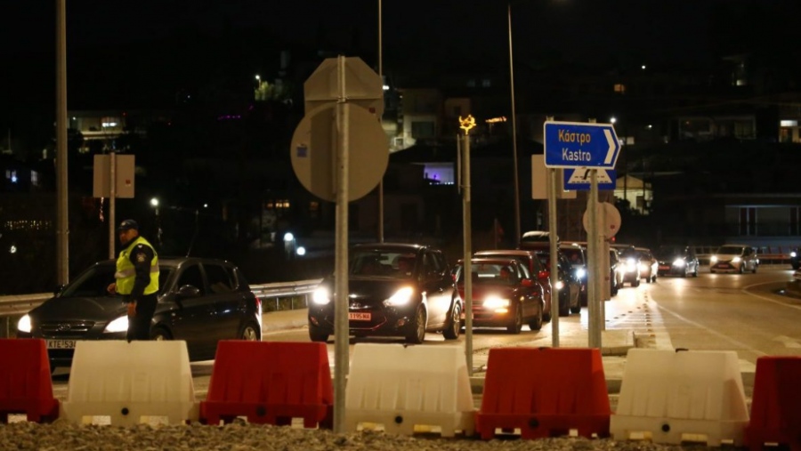 Μετ’ εμποδίων η επιστροφή των εκδρομέων στην Αθήνα και ουρές χιλιομέτρων στην Αθηνών  - Λαμίας