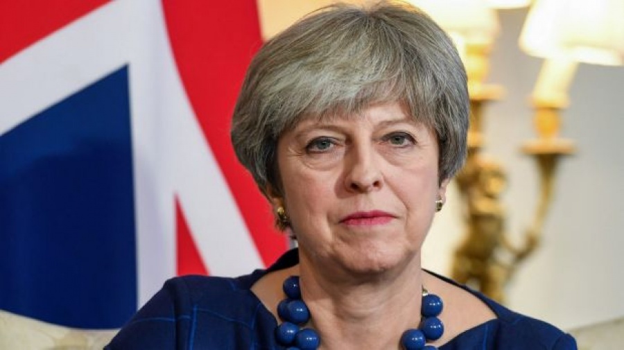Η T. May θα παρουσιάσει νέα τροπολογία που θα απαντά στις ανησυχίες των βουλευτών για το Brexit