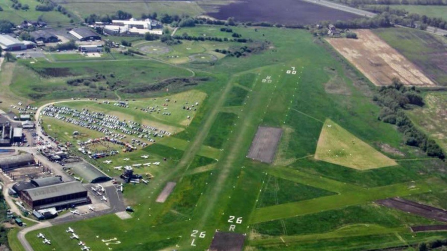 Συναγερμός στο Μάντσεστερ - Συντριβή αεροσκάφους στο αεροδρόμιο Barton, 2 σοβαρά τραυματίες