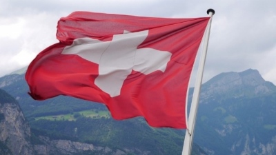 Στις κάλπες οι Ελβετοί - Αναμένεται να σαρώσει η λαϊκιστική ακροδεξιά