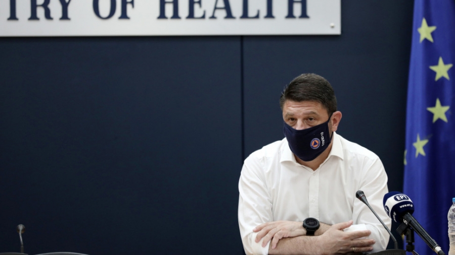 Στην Πάτρα μεταβαίνει ο Χαρδαλιάς - Σύσκεψη για την εξέλιξη της πανδημίας του κορωνοϊού