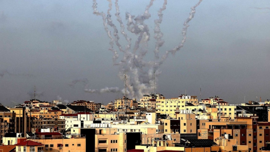Ισραήλ: «Έκρυψαν» τον ουρανό της Ιερουσαλήμ οι ρουκέτες της Hamas - Καταιγισμός εκτοξεύσεων από τη Γάζα