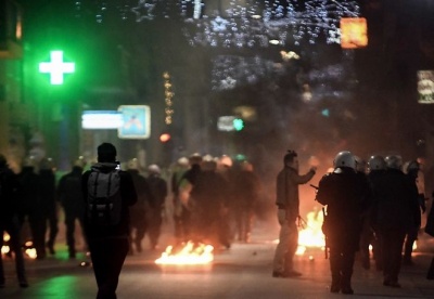 Τρεις οι τραυματίες αστυνομικοί στα επεισόδια της Πάτρας - Κακουργηματικού χαρακτήρα κατηγορίες για τους συλληφθέντες