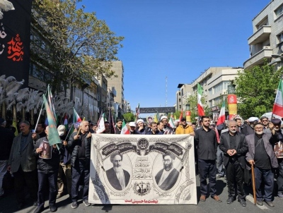 Απίστευτες εικόνες… Το Ιράν υποκλίνεται στον ηγέτη που αψήφησε τη Δύση – Μαζική πορεία πένθους για τον Ali Khamenei