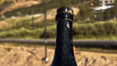 Σοκαρισμένοι οι αρχαιολόγοι - Ανακαλύφθηκε μπουκάλι αλκοόλ 150 ετών στην Utah (vid)