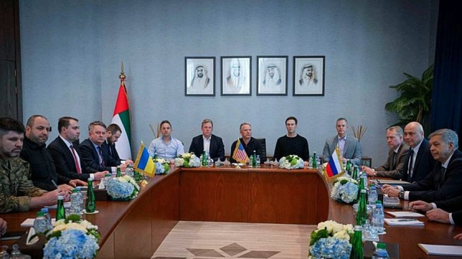 Το Κρεμλίνο επιβεβαιώνει: Το εδαφικό ήταν το μεγάλο αγκάθι στη σύνοδο του Abu Dhabi για Ουκρανία