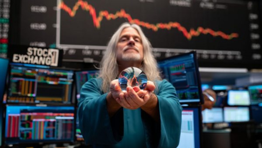 Τρομερό - Ο οικονομολόγος του… Χριστού προειδοποιεί για δαιμονικές δυνάμεις, βιβλικό κραχ και θαύμα τύπου Ερυθράς Θάλασσας