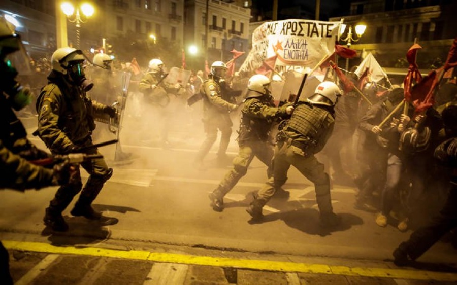 Ένταση και χημικά στην πορεία κατά της επίσκεψης της A. Merkel