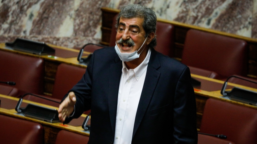 Οργή Πολάκη για τις τριτοκοσμικές συνθήκες στο «Σωτηρία» – Ούτε τους νεκρούς δεν μετέφεραν