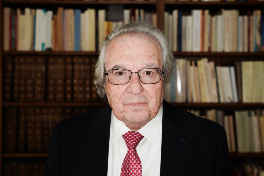 Ο Μπαμπινιώτης για influencers - Πώς λέγονται στα ελληνικά