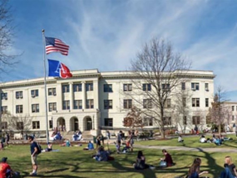 Αποκάλυψη WSJ - O Trump αυστηροποιεί τα κριτήρια εισαγωγής ξένων φοιτητών - Όποιο πανεπιστήμιο δεν συμμορφώνεται, δεν χρηματοδοτείται