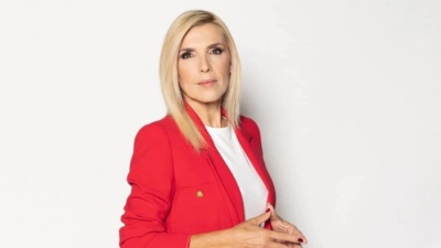 Το πρώτο μήνυμα της Ρένας Κουβελιώτη μετά την επίθεση που δέχτηκε - «Η έρευνα θα συνεχιστεί με κολάρο ή μη»