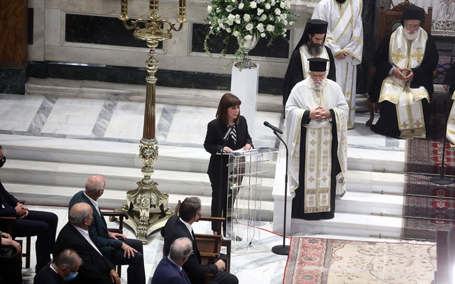 Σακελλαροπούλου (ΠτΔ): Αποχαιρετούμε όλοι μαζί τον παιδαγωγό του Έθνους Μίκη Θεοδωράκη