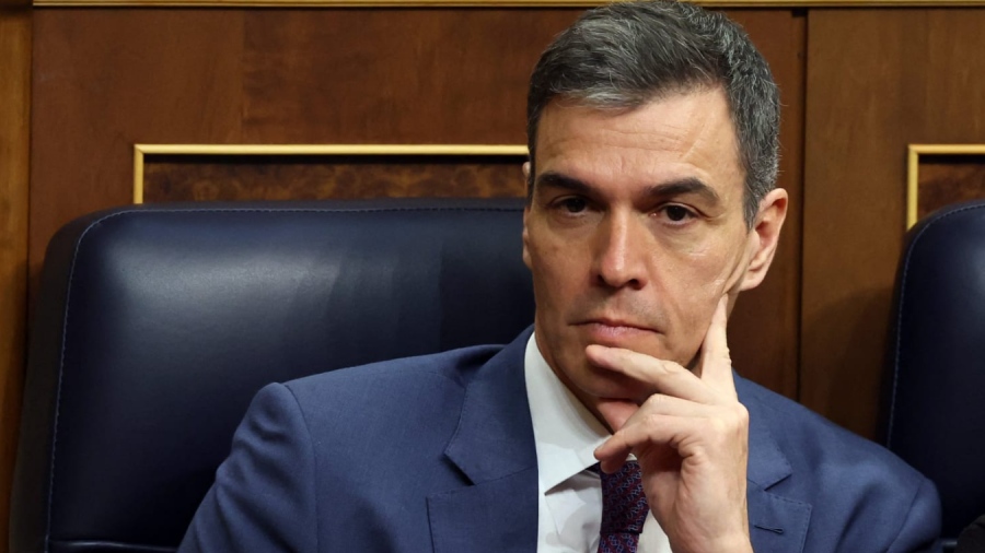 Πολιτικός σεισμός στην Ισπανία - Η ήττα των Σοσιαλιστών στην Extremadura οδηγεί σε κατάρρευση την κυβέρνηση Sánchez