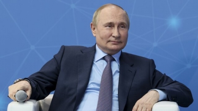 Ο Putin συνέτριψε την αλαζονεία και την αμετροέπεια της Δύσης – ΗΠΑ και ΕΕ αίρουν σταδιακά τις κυρώσεις κατά της Ρωσίας
