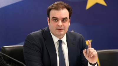 Ο Πιερρακάκης ανακοίνωσε την υποψηφιότητά του για την προεδρία του Eurogroup - Μάχη με τον Βέλγο Van Peteghem