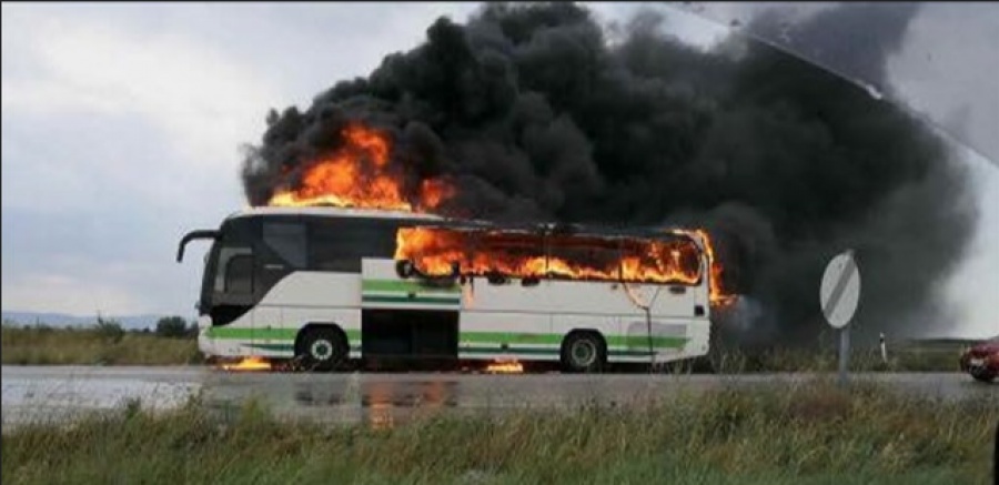 Κεραυνός χτύπησε λεωφορείο του ΚΤΕΛ Έβρου - Καταστράφηκε ολοσχερώς