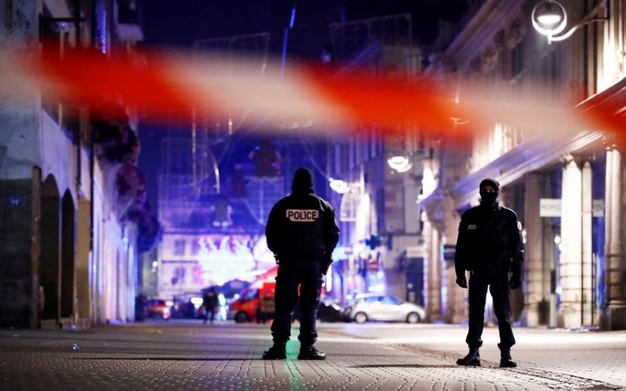 Στη Γερμανία συνεχίζεται η αναζήτηση για τον δράστη της επίθεσης στο Στρασβούργο