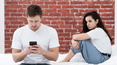 Ιδιωτική ντετέκτιβ αποκαλύπτει: Αυτή η φράση μαρτυράει ότι ο/η σύντροφός σας είναι άπιστος