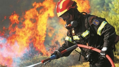 Φωτιά στο Νταού Πεντέλης - Μεγάλη κινητοποίηση της Πυροσβεστικής