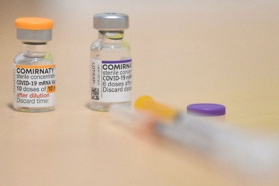 Moderna και  Pfizer  ξεκινούν δοκιμές  εμβολίων για τα στελέχη BA.4 και BA.5 του Covid