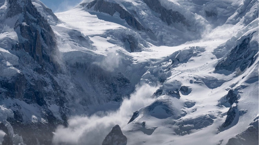Τραγωδία στις Ιταλικές Άλπεις - Χιονοστιβάδες αφήνουν πίσω τους νεκρούς και τραυματίες